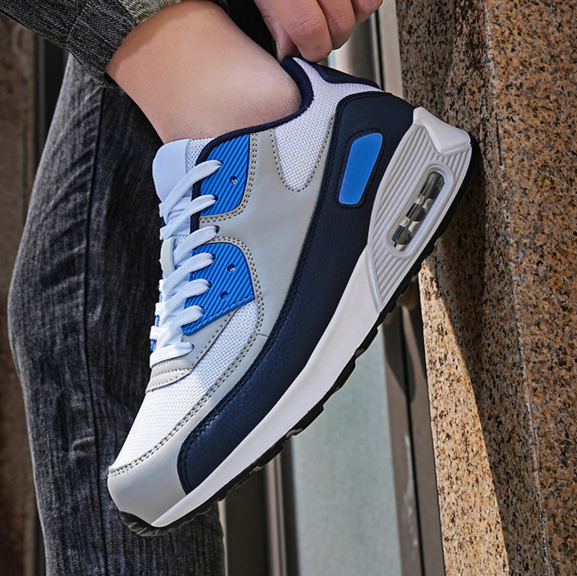 Light Air Sneakers